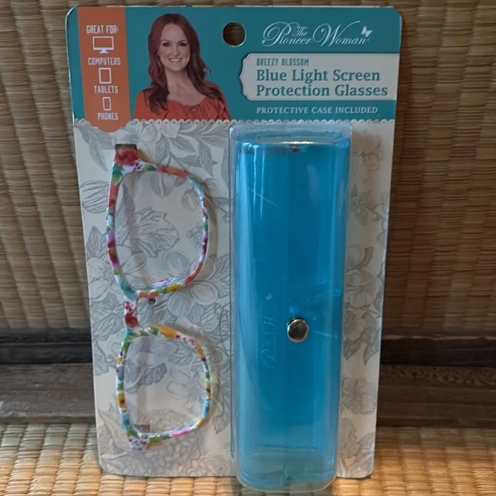 🆕THE POINEER WOMAN: Blue Light Protection Glasses with Floral Frame & Case.